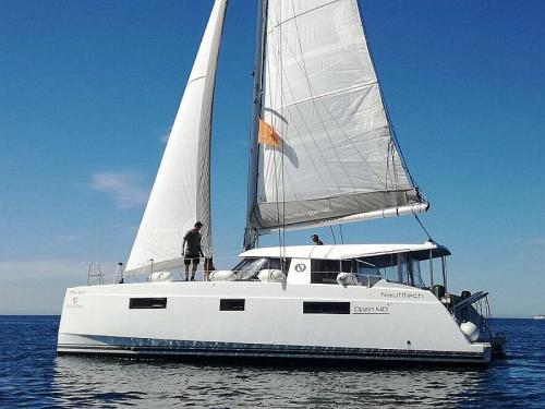 Catamaran Nautitech Open 40 for rent in Palma