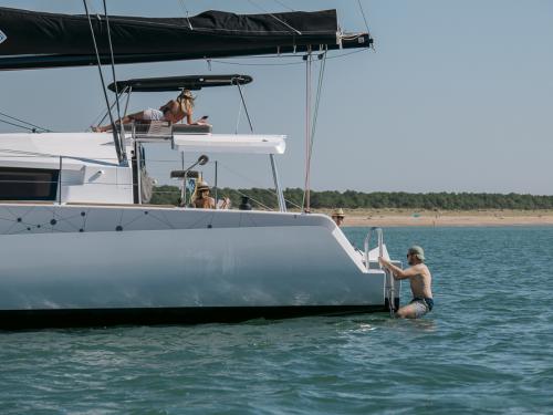 Katamaran Neel 43 chartern in Ribishi