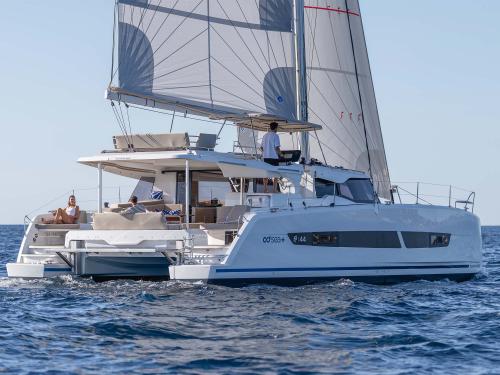 Katamaran New 44 Yachtcharter in Nea Peramos