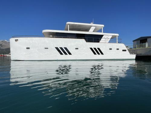 Kat Ocean Beast 65 Yachtcharter in Marina Seget Donji