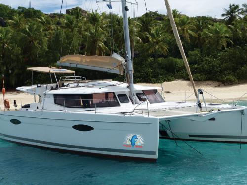 Kat Orana 44 chartern in Marina Red Hook