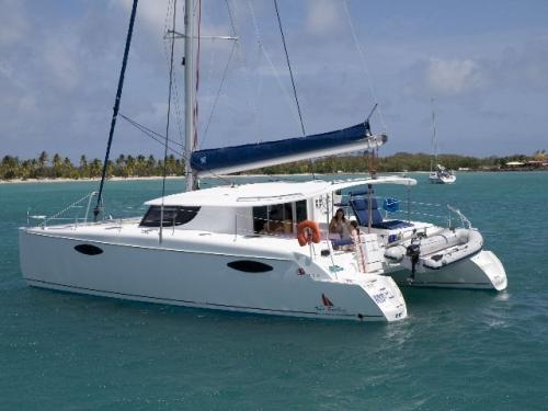 Kat Orana 44 in Charlotte Amalie chartern