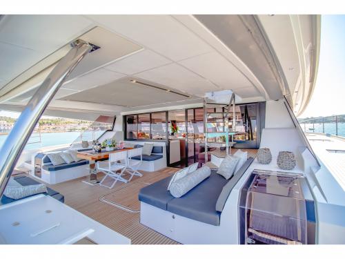 Katamaran Power 67 chartern in Salerno