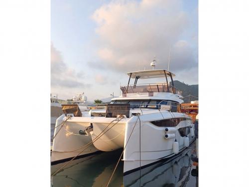 Cat Prestige M48 for hire in Salerno