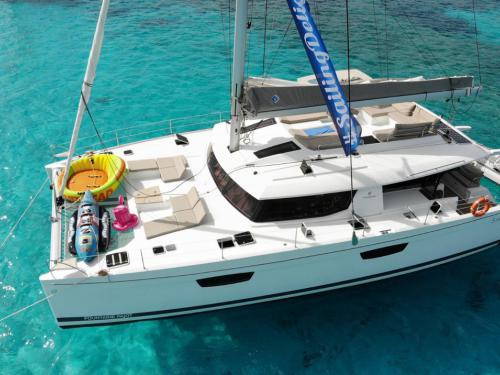 Katamaran Saba 50 Yachtcharter in SCT Marina Trogir