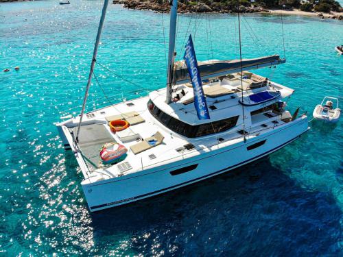 Kat Saba 50 chartern in Eden Island Resort
