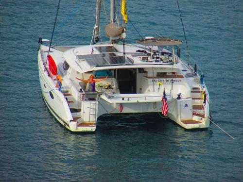 Kat Salina 48 chartern in Road Harbour