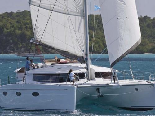 Catamaran Samana 59 for rent in Red Hook