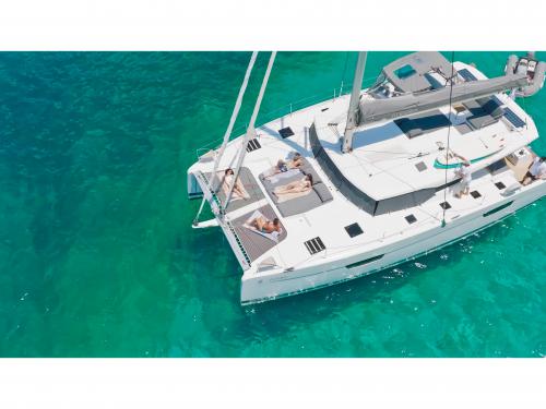 Katamaran Saona 47 Yachtcharter in Kalamata