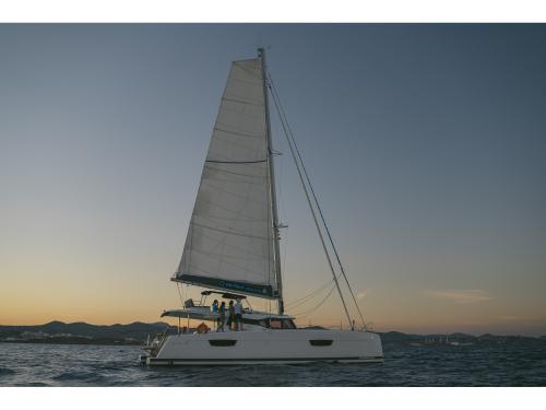 Katamaran Saona 47 Yachtcharter in Lavrio