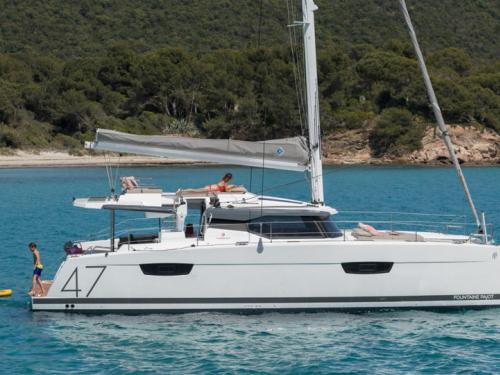 Catamaran Saona 47 for rent in Manuel Reef Marina