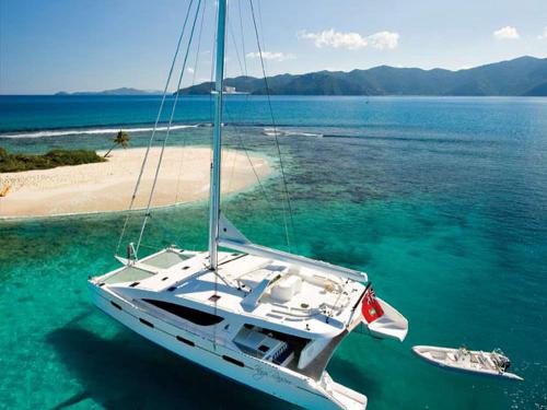 Catamaran Silhouette 760 for hire in Road Town