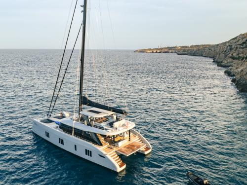 Catamaran Sunreef 80 for hire in Cole Bay