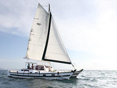Catamaran Tiki 38 for hire in Ao Yon