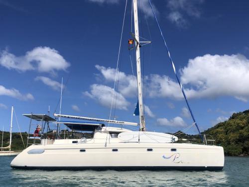 Kat Venezia 42 Yachtcharter in Prickly Bay Marina