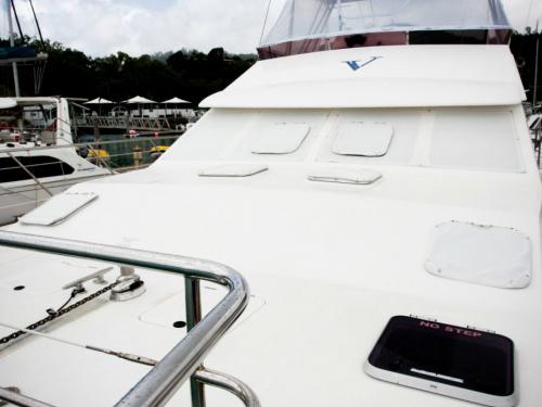Catamaran Venturer 38 for hire in Airlie Beach