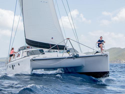 Katamaran Voyage 500 chartern in Sopers Hole Marina