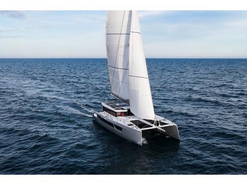Catamaran Windelo 54 for hire in Hyeres
