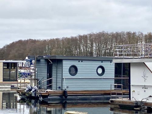 Houseboat Apartboot L for charter in Buchholz