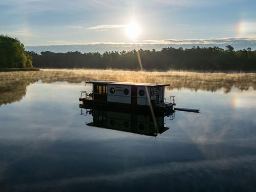 Houseboat Apartboot L for hire in Buchholz