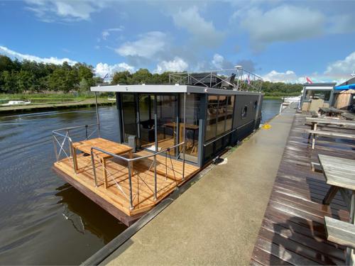 Hausboot Campi 400 chartern in Woudsend