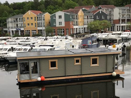 Hausboot Clearwater Yachtcharter in Rheinsberg