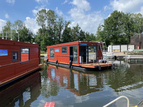 Hausboot Clearwater Yachtcharter in Rheinsberg