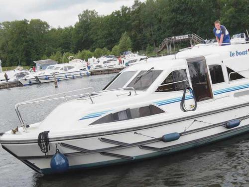 Hausboot Clipper Yachtcharter in Rheinsberg