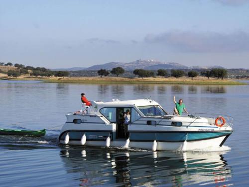 Hausboot Confort 1100 chartern in Sireuil