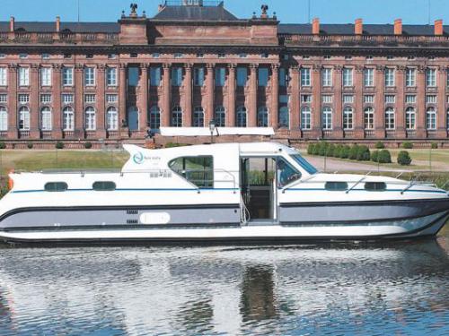 Hausboot Confort 1350 VIP Yachtcharter in Marina Saverne