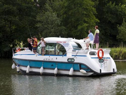 Hausboot Confort 900 DP Yachtcharter in Bellegarde