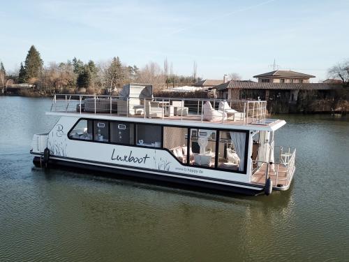 Hausboot Serenade auf See Yachtcharter in Buchholz