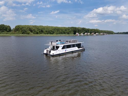 Houseboat Demeter 122 for rent in Buchholz Houseboat Demeter 122 for rent in Buchholz