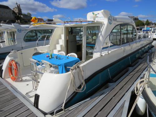 Houseboat Estivale Octo for charter in Grez Neuville