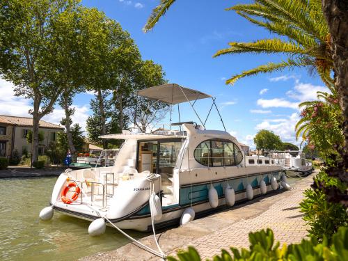 Houseboat Estivale Sixto for rent in Marina Saverne