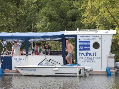 Hausboot Febomobil 720 Open Yachtcharter in Rechlin Hausboot Febomobil 720 Open Yachtcharter in Rechlin