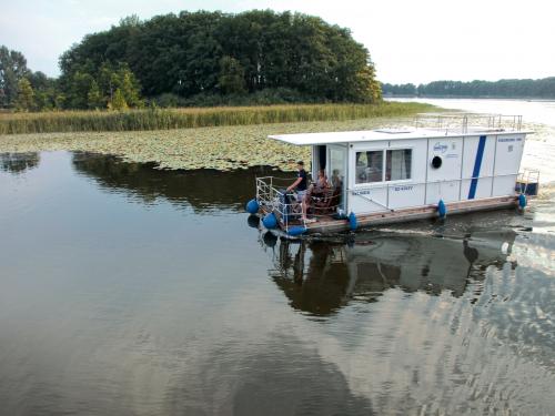 Houseboat Febomobil 990 available for charter in Rechlin