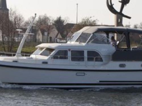 Yacht Grand Sturdy 40.9 AC available for charter in Zehdenick