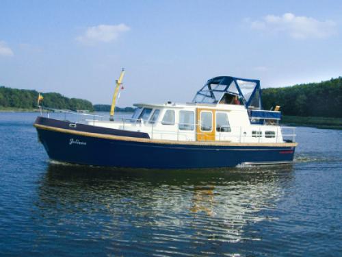 Motorboot Hellingskip 1100 AK Yachtcharter in Yachthafen Rechlin Motorboot Hellingskip 1100 AK Yachtcharter in Yachthafen Rechlin