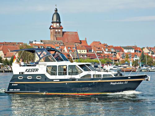 Hausboot Hollandia 35 Classic Yachtcharter in Marina Bootscenter Keser