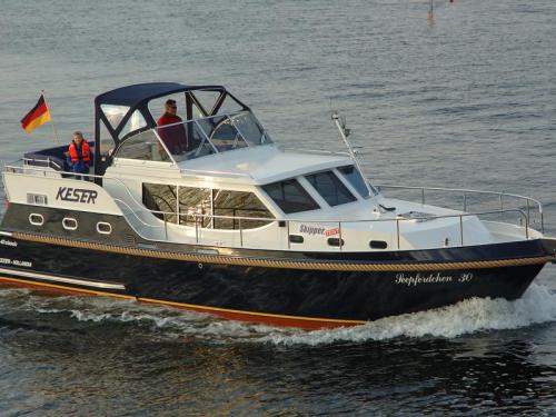 Hausboot Hollandia 40 Classic chartern in Marina Bootscenter Keser