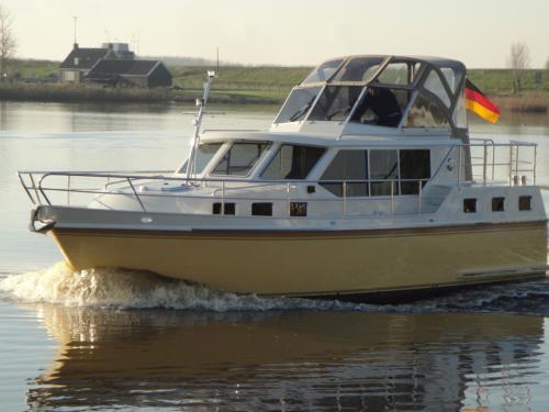 Houseboat Keser Hollandia 1100 C for charter in Berlin City