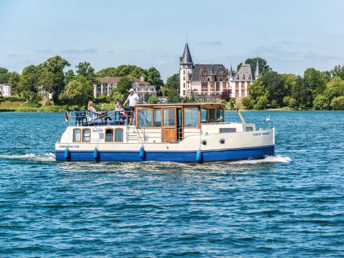 Hausboot Kormoran 1140 chartern in Zeuthen