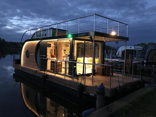 Hausboot Luxboot 47 Yachtcharter in Marina Buchholz