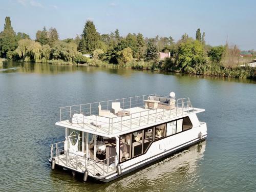 Houseboat Luxboot 47 for hire in Marina Buchholz