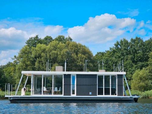 Houseboat Luxboot 47 available for charter in Buchholz