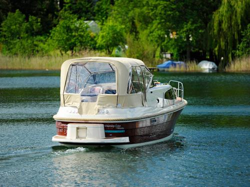 Hausboot Navigator 999 chartern in Yachthafen Maremüritz