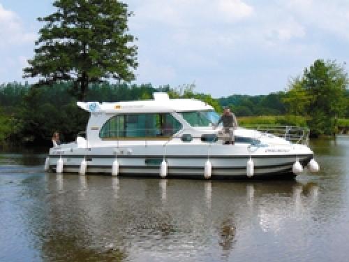 Hausboot Nicols 1000 Yachtcharter in Lübz