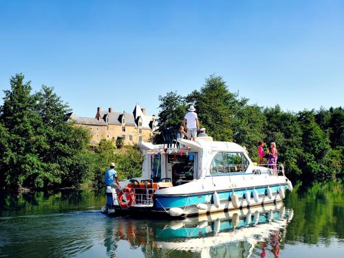 Houseboat Nicols 1170 for rent in Grez Neuville