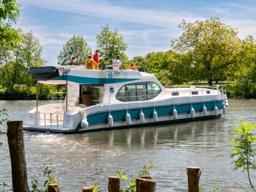 Houseboat Nicols Octo Fly 12 for rent in Grez Neuville
